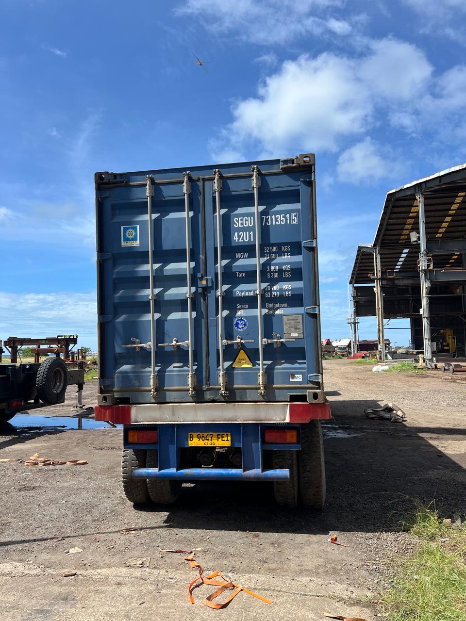 PAL delivery truck documentation with container cargo